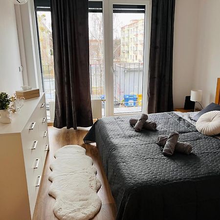 Old Town City Center Apartment 1 - Private Parking Included Kosice Bagian luar foto
