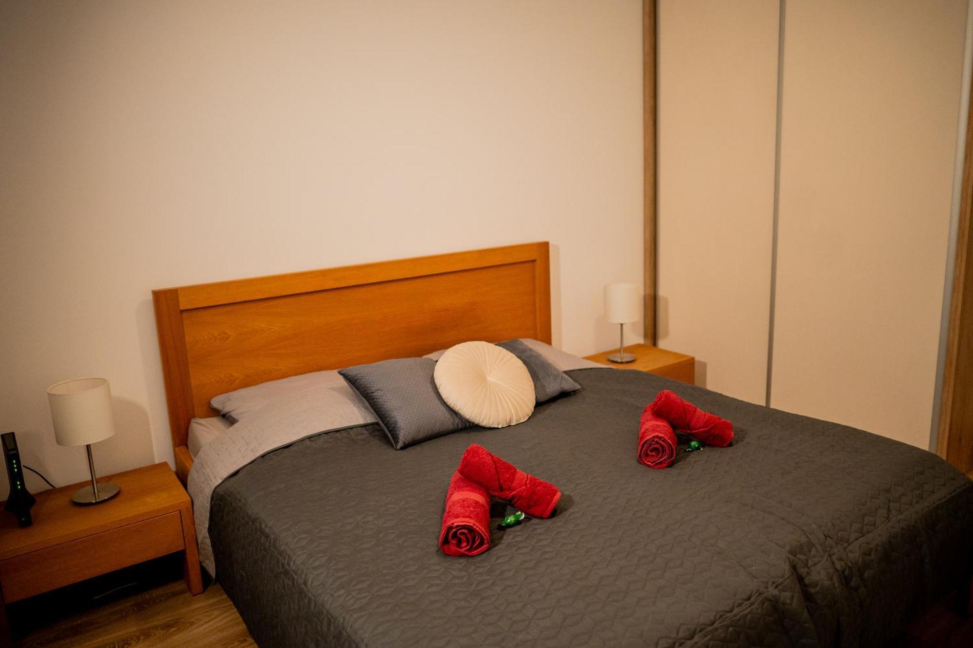 Old Town City Center Apartment 1 - Private Parking Included Kosice Bagian luar foto