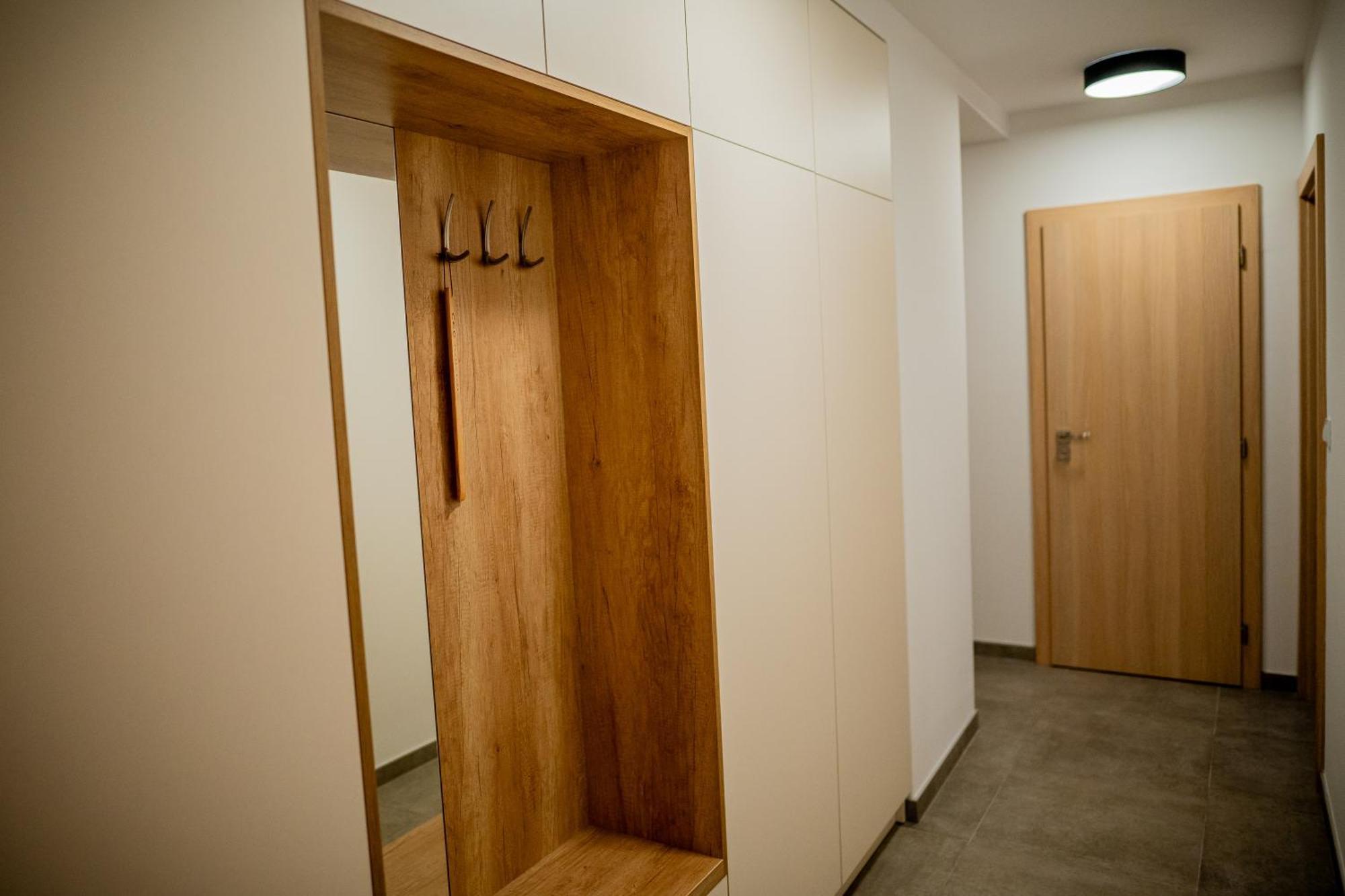 Old Town City Center Apartment 1 - Private Parking Included Kosice Bagian luar foto