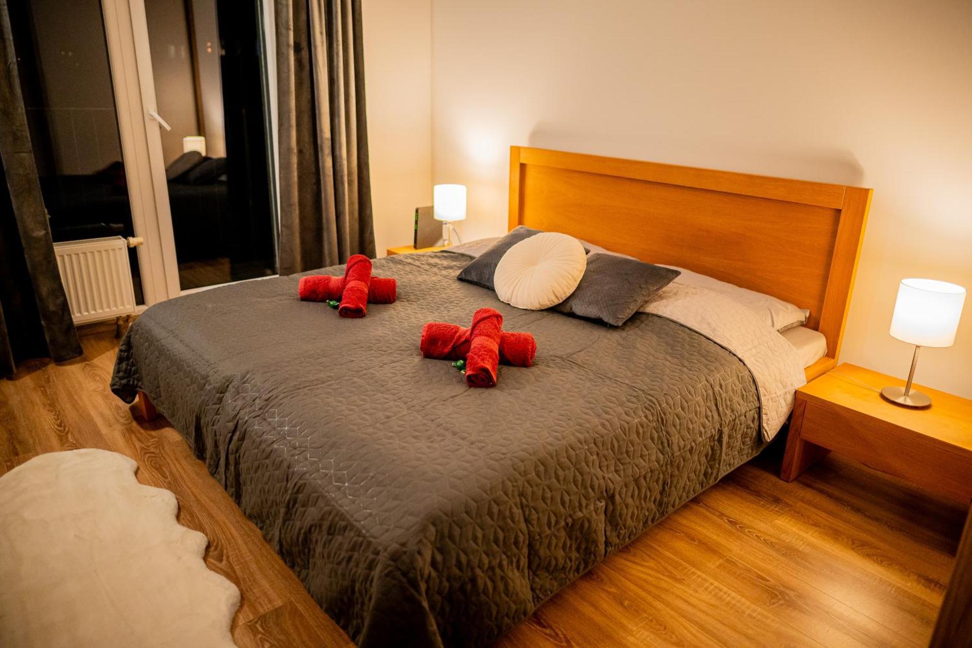 Old Town City Center Apartment 1 - Private Parking Included Kosice Bagian luar foto