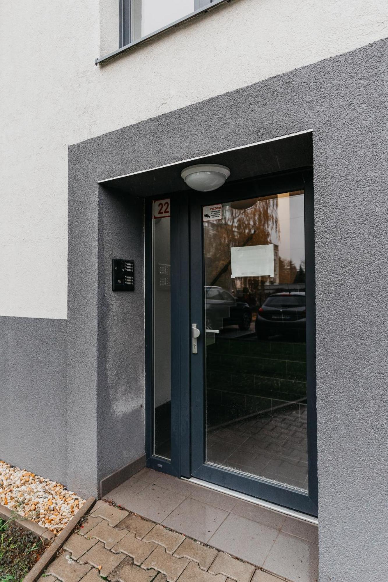 Old Town City Center Apartment 1 - Private Parking Included Kosice Bagian luar foto